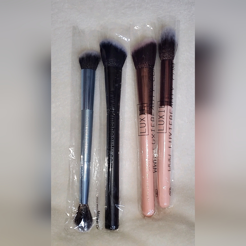 NEW - Bundle of 4 Makeup Brushes - Luxie Firma Farah Blush Bronzer Highlighter